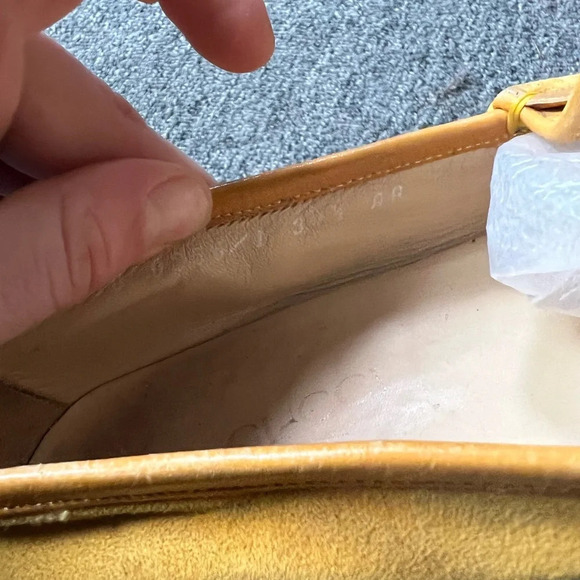 Gucci Yellow Suede Loafers, size 39.5 AA - Picture 12 of 16